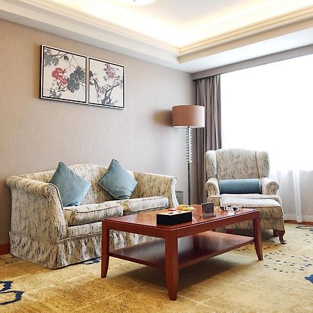 Ramada Plaza Tianlu Hotel Wuhan Bagian luar foto