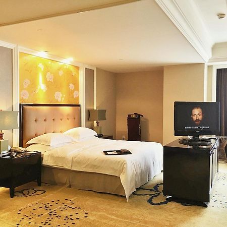 Ramada Plaza Tianlu Hotel Wuhan Bagian luar foto