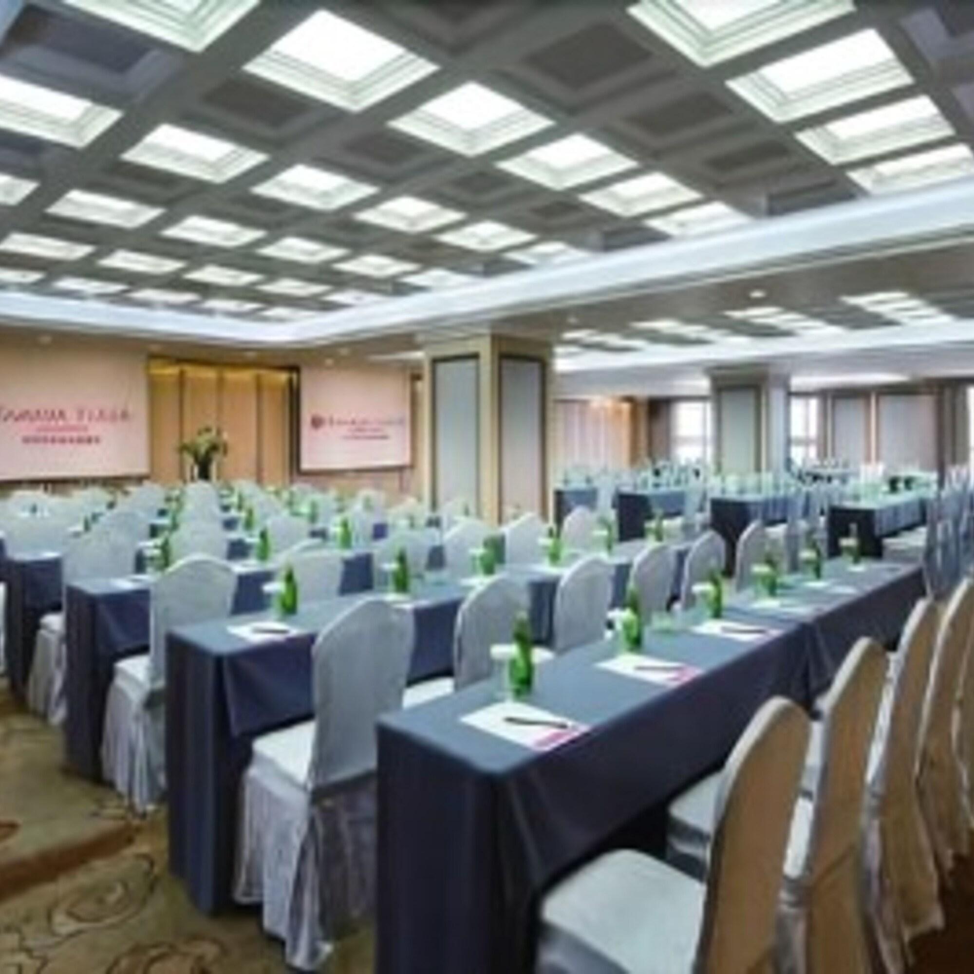 Ramada Plaza Tianlu Hotel Wuhan Bagian luar foto