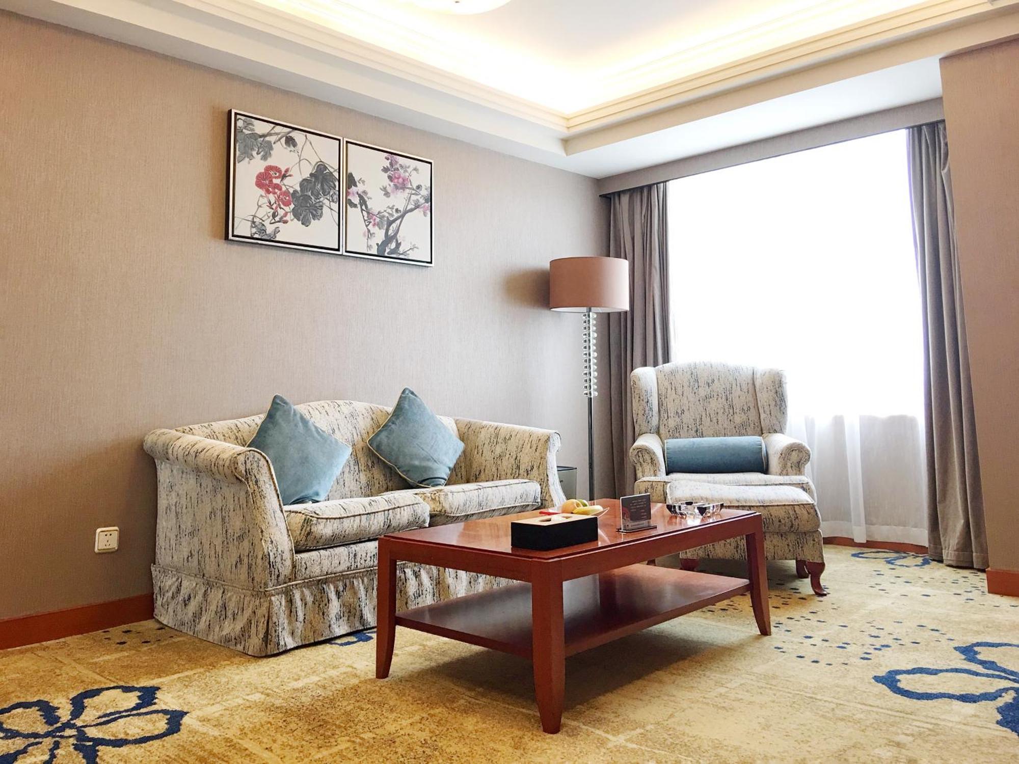 Ramada Plaza Tianlu Hotel Wuhan Bagian luar foto