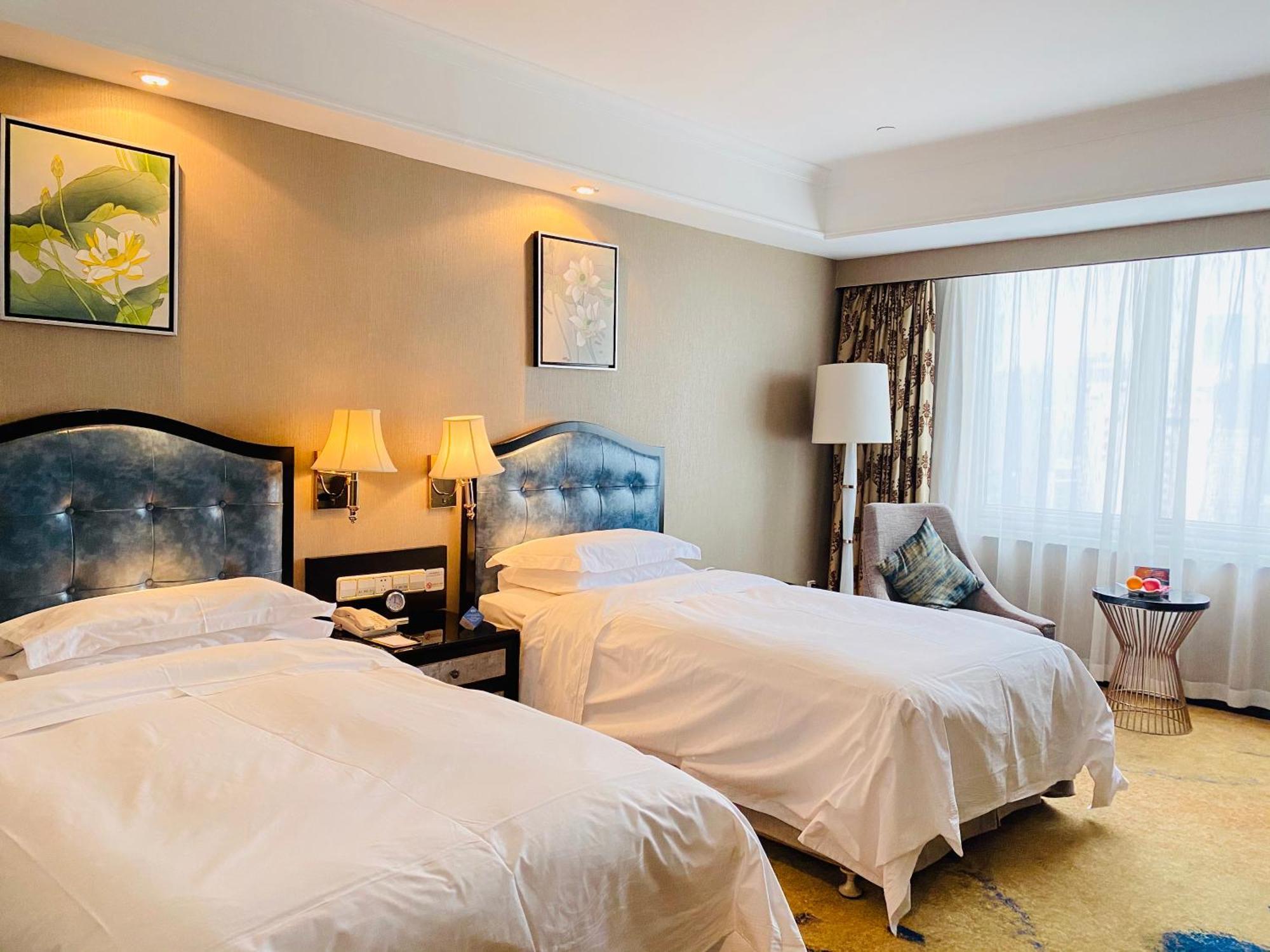 Ramada Plaza Tianlu Hotel Wuhan Bagian luar foto