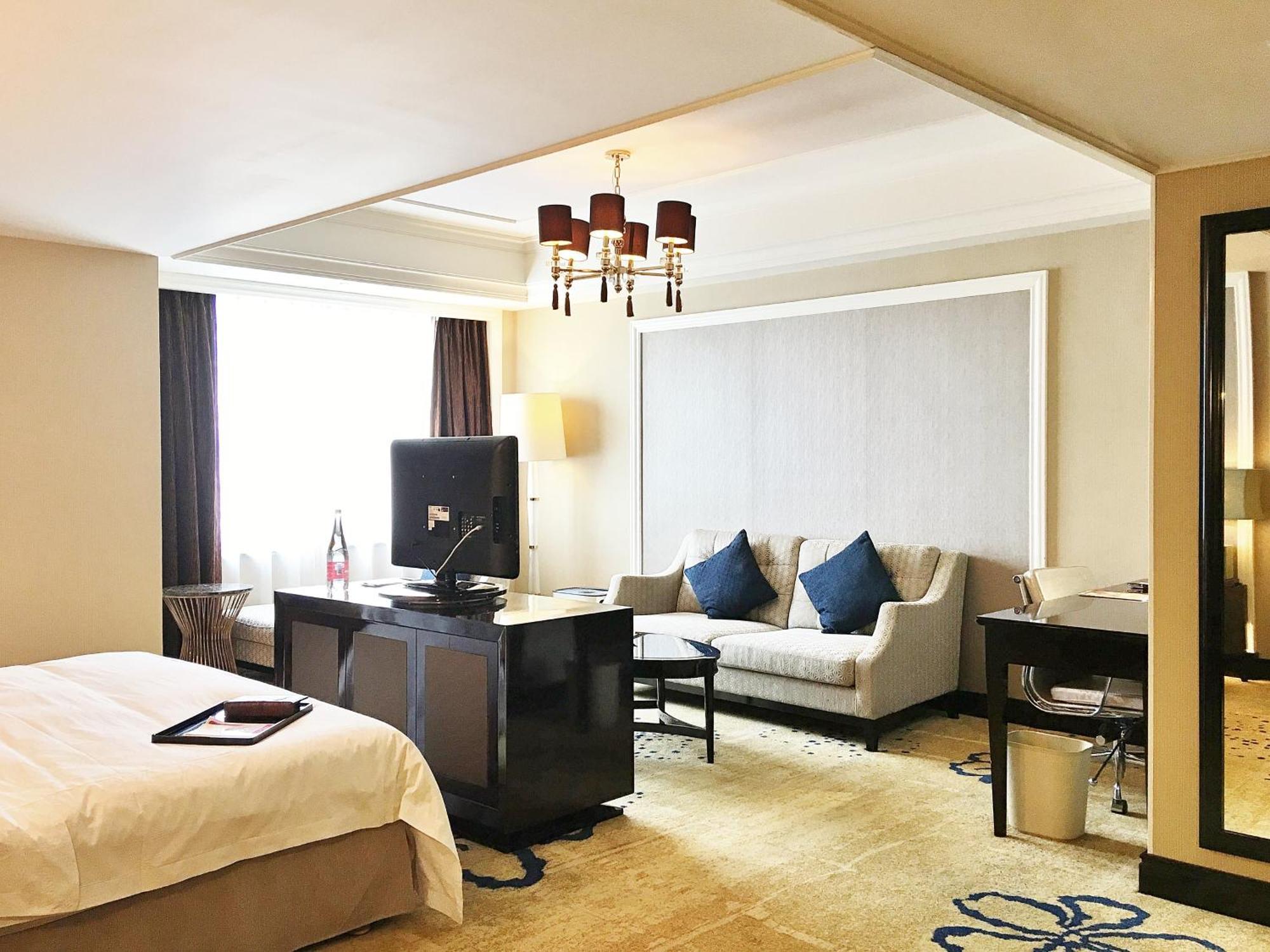 Ramada Plaza Tianlu Hotel Wuhan Bagian luar foto
