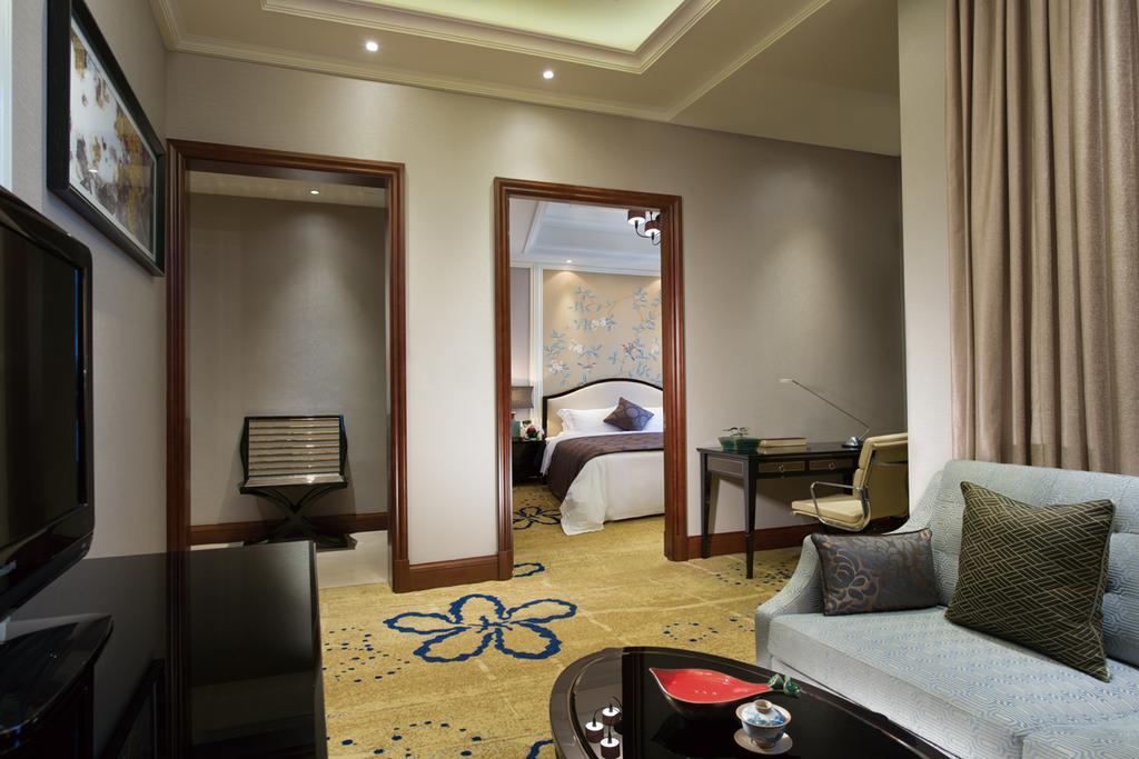 Ramada Plaza Tianlu Hotel Wuhan Bagian luar foto