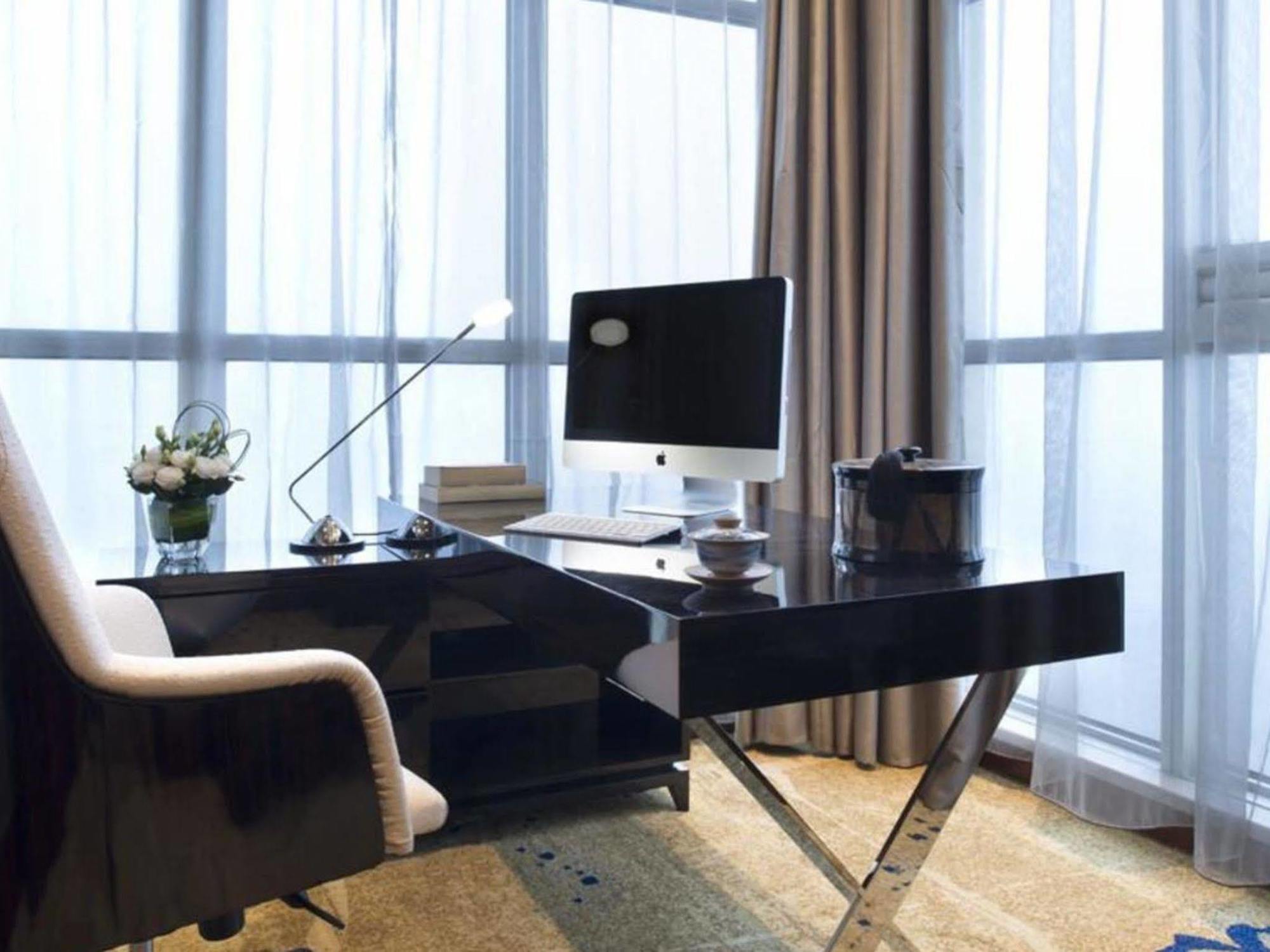 Ramada Plaza Tianlu Hotel Wuhan Bagian luar foto